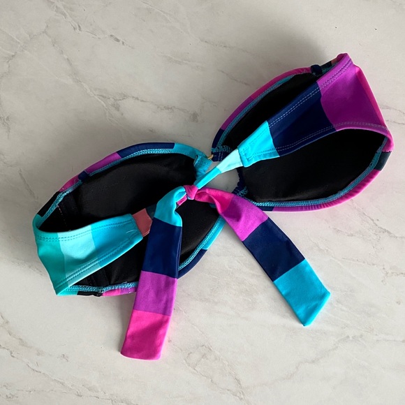 Bikini top. Bandeau. - Picture 2 of 2